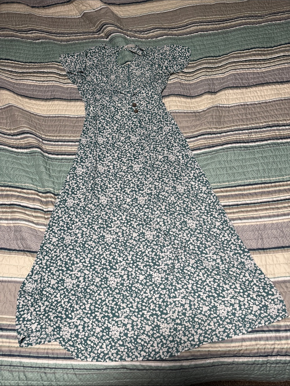 Green Floral Button-Front Midi Dress